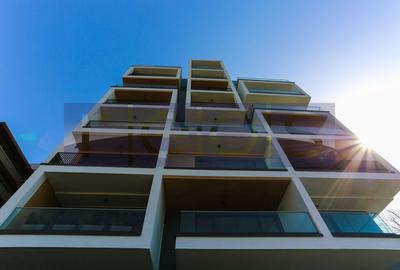 Apartament cu 4 camere decomandat în Floreasca