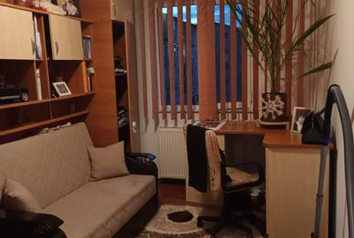 Apartament cu 3 camere semidecomandat în Ostroveni - 3