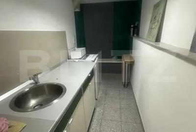 Spațiu comercial, de 86 mp, în Central - 3
