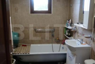 Casă cu 7 camere cu Teren 1700 Mp în Central - 2