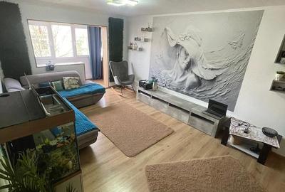 Apartament cu 4 camere decomandat, mobilat în CET - 6