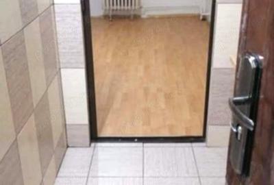 Garsonieră semidecomandată, mobilată în Micro 14 - 2