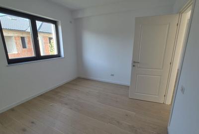 Vila de vanzare in Tunari - 17