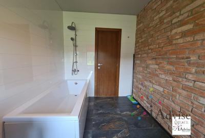 Casă individuală cu 12 camere cu Canalizare în Fundata - 37