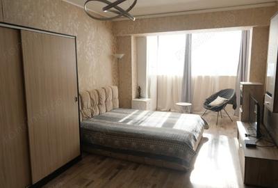 Apartament cu 3 camere decomandat în Tei