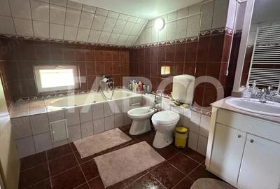 Casă cu 3 camere cu Teren 500 Mp în Central - 6