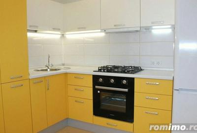 Garsonieră decomandată în Titan