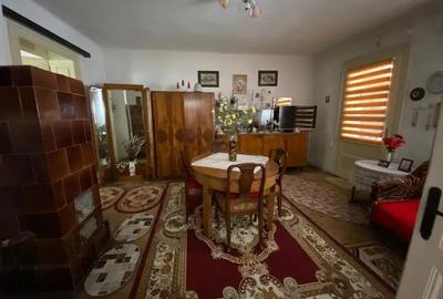 Duplex cu 2 camere cu Canalizare în Central - 1