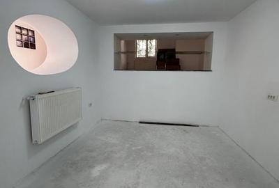 Casă de vânzare - Constanța, zona Trocadero - 210.000 EUR negociabil - 4