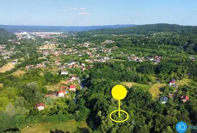 Teren de 6700 mp, în Central