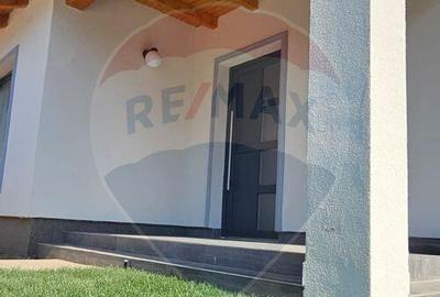 Casa de vanzare noua construita in 2025 - 13