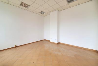 Spațiu comercial, de 75 mp, în Central - 2