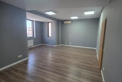 Spațiu comercial, de 36 mp, în Delfinariu - 2