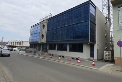 Spațiu comercial, de 316 mp, în Central - 4