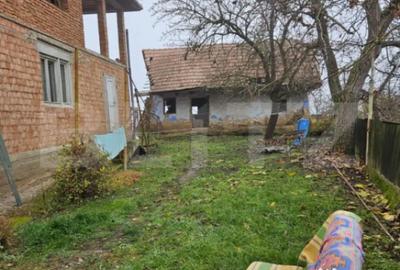 Casă cu 4 camere cu Teren 976 Mp în Luna - 5