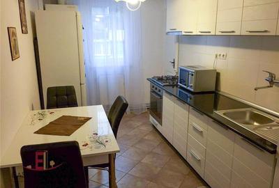 Apartament cu 3 camere decomandat în Tudor