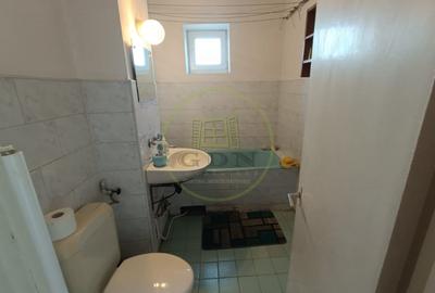 Apartament cu 4 camere decomandat în Reghin - 9
