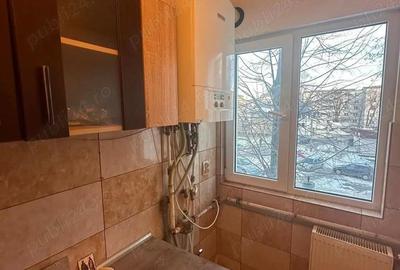 De vanzare 3 camere decomandate, etaj 2, zona linistita, 52.000 euro - 3