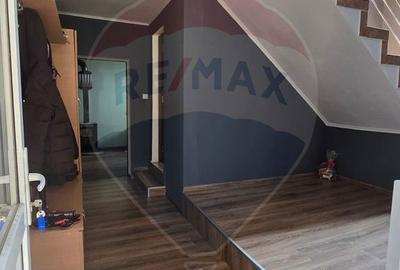 Casă cu 5 camere cu Teren 1375 Mp în Dârlos - 16