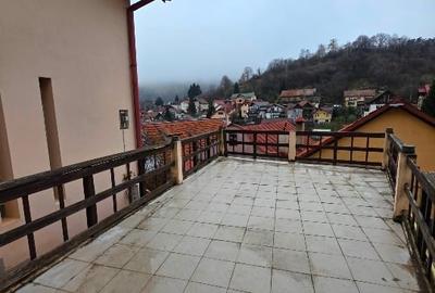 Casă individuală cu 3 camere cu Teren 40 Mp în Schei - 4