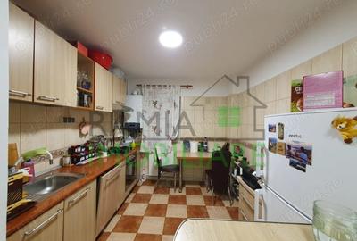 Apartament 2 camere decomandat, etaj 1/8 - 4