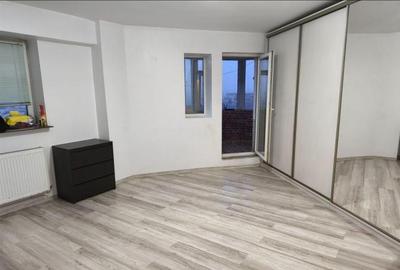 Apartament cu 3 camere decomandat în Trocadero - 3
