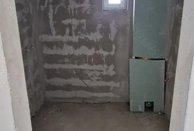 Apartament semifinisat foarte bine compartimentat zona BACIU - 8