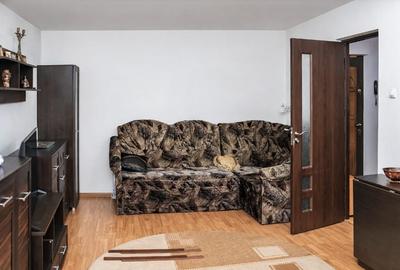 Astra (Str. Vulturului) / 2 camere/ decomandat/ 57mp / 4/4 - 5