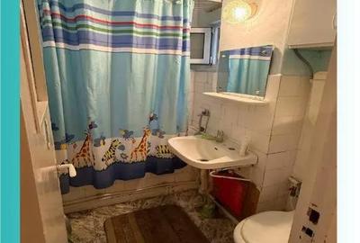 Apartament cu 3 camere semidecomandat în Zimbru