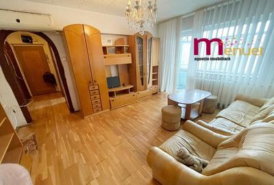 Apartament cu 3 camere semidecomandat în Central