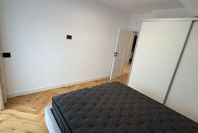 Apartament cu 3 camere decomandat în Oituz - 9