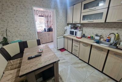 Apartament 3 camere de vanzare decomandat Inel 2 - 14