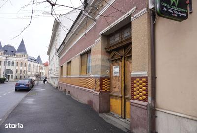 Casă cu 4 camere cu Teren 308 Mp în Central - 2