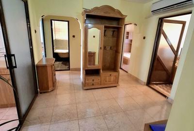 Apartament cu 4 camere decomandat, mobilat în Central - 3