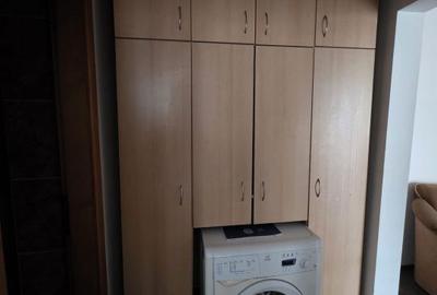 Apartament cu 3 camere în Cetate