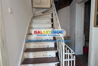 Casă cu 8 camere cu Garaj în Unirii - 48