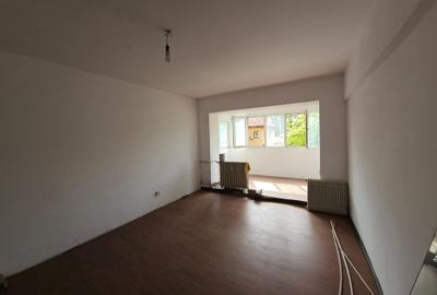 Apartament cu 3 camere decomandat în Lacul Tei - 2
