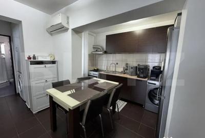 Apartament cu 2 camere decomandat, mobilat în Central