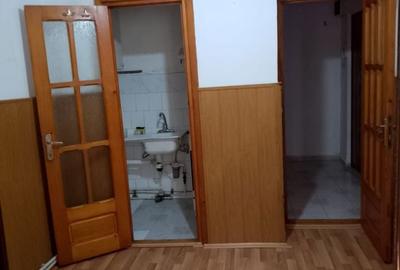 Apartament cu 2 camere decomandat în Calarași 4 - 10