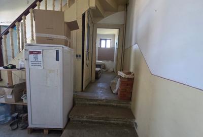 Casă cu 5 camere cu Teren 2800 Mp în Poienarii Burchii - 34