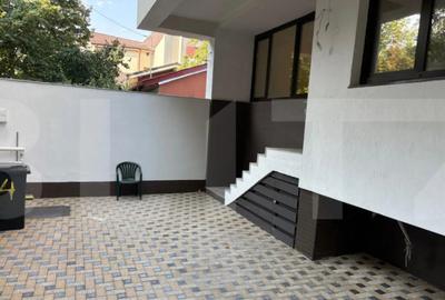 Apartament cu 4 camere decomandat în Crângași - 1