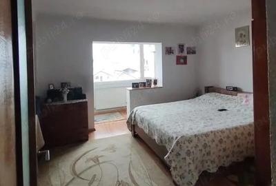 Apartament cu 3 camere decomandat în Răcădău - 3