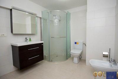 Apartament cu 5 camere decomandat în Central
