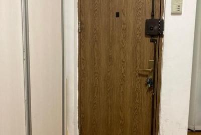 Apt 3cam renovat  69mp, dotat cu  CT, AC , an 1985  etaj 7/8, mobilat - 5