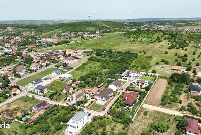Casă cu 4 camere cu Teren 700 Mp în Central - 2