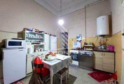 Apartament 3 camere cu vedere si balcon spre Piata Catedralei - 7