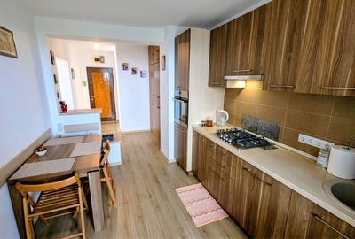 Apartament cu 3 camere decomandat în Central