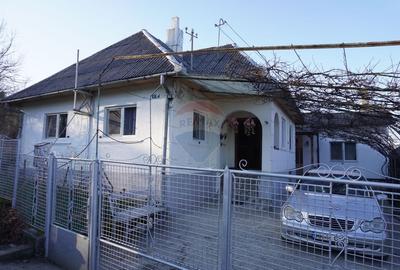 Casă cu 5 camere cu Teren 1500 Mp în Central