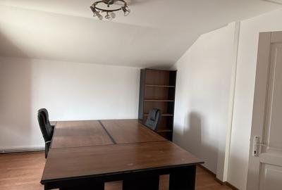 Spațiu comercial, de 130 mp, în Central - 3