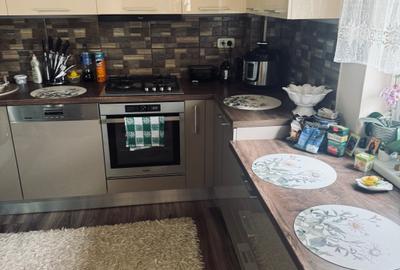Apartament cu 2 camere decomandat în Plăvăț II - 8